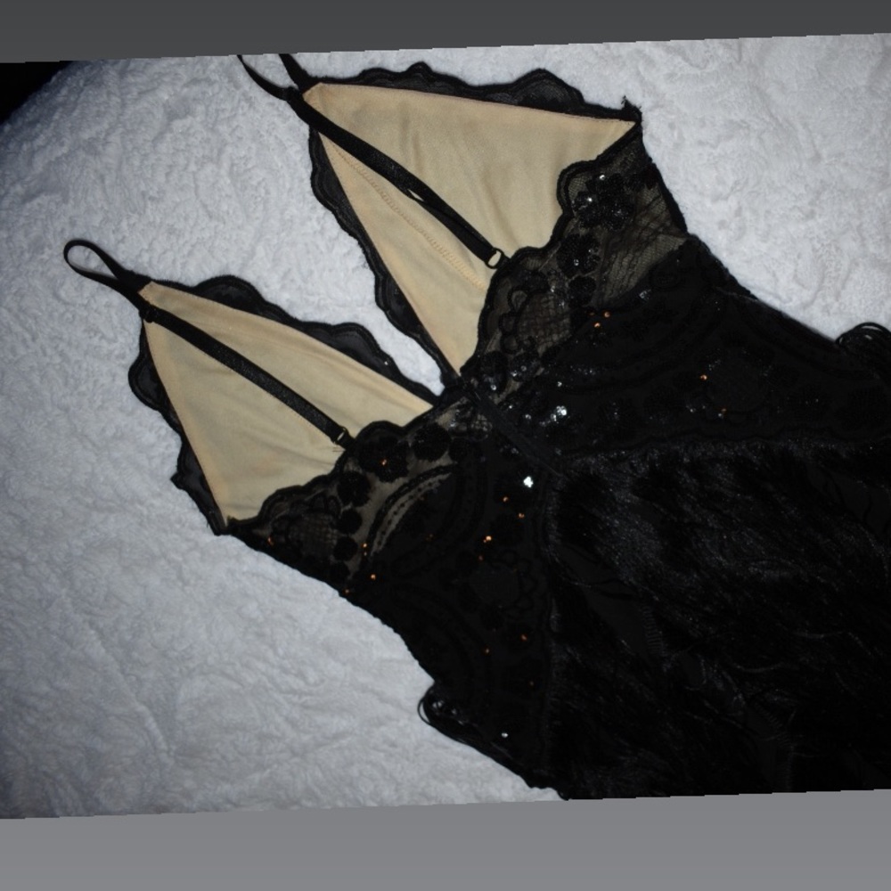 Black Dress - Picture 7 of 11